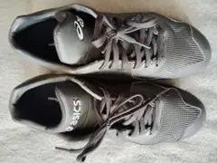 ASICS ブラック スパイクシューズ
