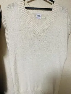 ZARA クリーム色 Vネック ニット