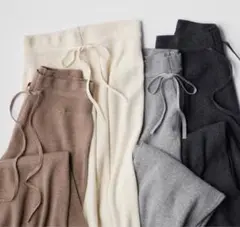 UNIQLO ウォッシャブルリブニットパンツ