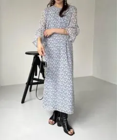 カプリシュレマージュ CAPRICIEUX LE'MAGE 花柄ワンピース