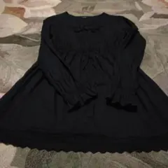お値下げ　ピンクハウス　黒の長袖チュニック 花のモチーフと刺繍レース付き