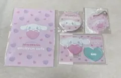 シナモン　エモきゅんカフェ　缶バッジ　ポストカード　アクリルキーホルダー