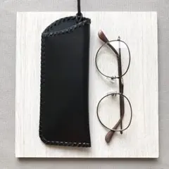 牛革メガネケース スリム型（革ひも巻きかがり）ブラック２
