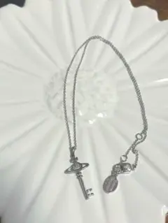 Vivienne Westwood スモールキー ペンダント ネックレスのサムネイル