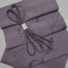 和装小物 落ちついたグレーがかっている紫に地模様と紫のお柄入り帯揚げ帯締めセット