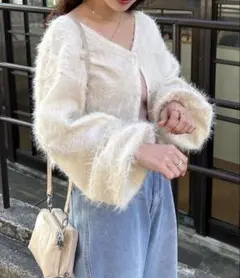 アイボリー ファー素材 Vネック カーディガン