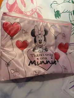 ディズニーストア ミニー ポーチ シークレットおでかけアイテム