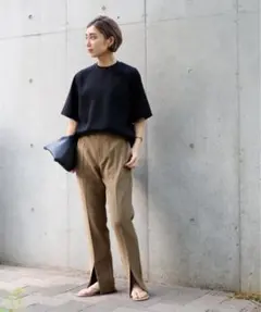 CINOH トリアセテートsimple クルーネック　ブラウスのサムネイル