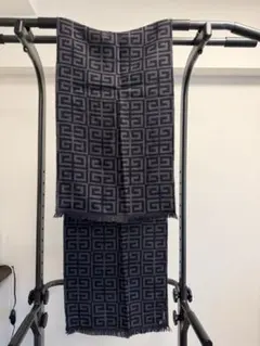 【美品】GIVENCHY ジバンシー 4Gロゴ 大判マフラー ブラック 男女兼用