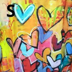 【新品】カラフルハート柄長袖Tシャツ