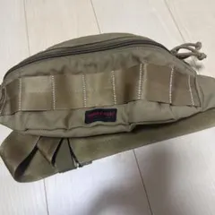 BRIEFING ボディバッグ　カーキ色