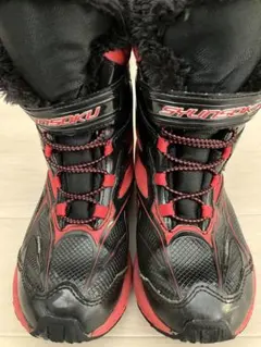 SHINSOKU ファー付きハイカットスニーカー