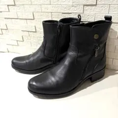 美品✨ Giano Valentino サイドファスナー 牛革 ショートブーツのサムネイル