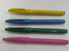 ぺんてる 筆タッチサインペン 4色セットのサムネイル
