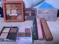 アイシャドウパレットとリップセット