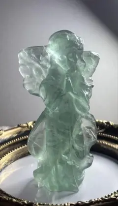フローライトの天使像　高さ約9cm