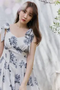 Herlipto✴︎Sunflower printed midi dressのサムネイル