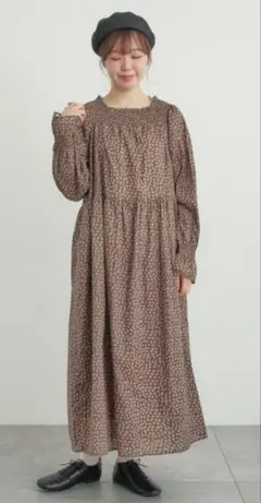 新品タグ付　サマンサモスモス　花柄シャーリングワンピース　ロングワンピース