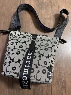 marimekko フラワーパターン ショルダーバッグ
