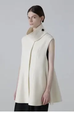 アドーア新品未使用試着のみ　ウールベスト