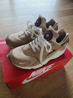 NIKE Huarache ベージュ