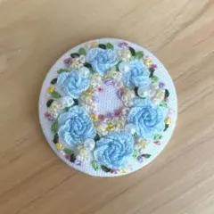 ハンドメイド刺繍ブローチ 8179