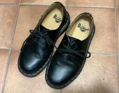 Dr. Martens 3ホール