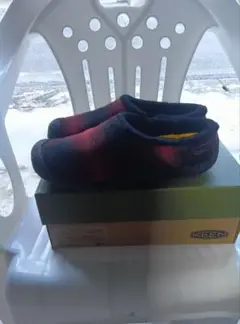 KEEN スリッポン 赤と黒のグラデーション