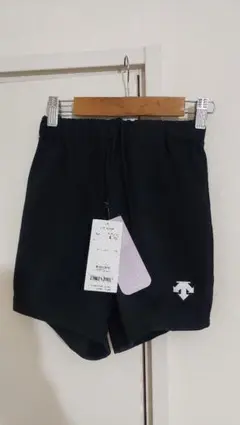 【新品：未使用】DESCENTE ブラック ショートパンツ M