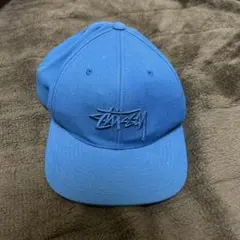 Stussy 青 スナップバックキャップ