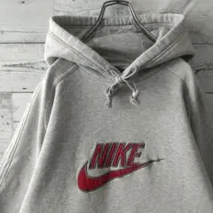 人気デザイン☆ナイキ 刺繍センターロゴ フードロゴ パーカー L