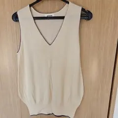 PLST Vネックベスト　オフホワイト