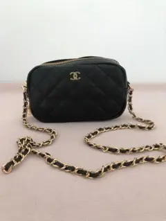 ノベルティ キルティング ショルダーバッグ　女性　おしゃれ