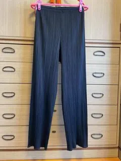 PLEATS PLEASE カジュアルパンツ ネイビー サイズ1のサムネイル