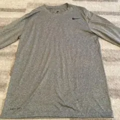 Nike DRI-FIT グレー 長袖Tシャツ US-Sサイズ(日本Mサイズ)