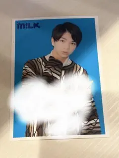 6杯目】M!LK 塩﨑太智 直筆サイン入り生写真 - メルカリ