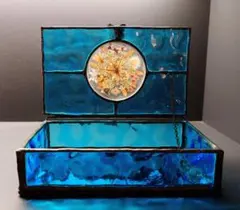 Item thumbnail for item a5b72dd2-e76b-4416-abf8-4174651741c8