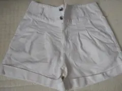 ショートパンツ　ホワイト