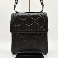 【使用感少】GUCCI ショルダーバッグ GGエンボス レザー メッセンジャー