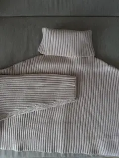 リブ編みライトベージュ長袖ニット　グレイル