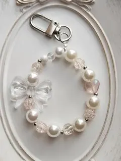 リボンチャームとビーズのストラップ