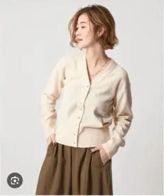 【conte】メタルボタン Vネック カーディガン オフホワイト