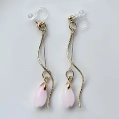 桜の花びら　Minette☆ ノンホールピアス-217  ❤︎ピアスに変更無料❤︎