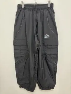 UMBRO×ビーモンスター　ナイロンパンツ　Mサイズのサムネイル
