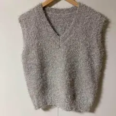 ◯ラジエム　シルバー Vネック ノースリーブ トップス