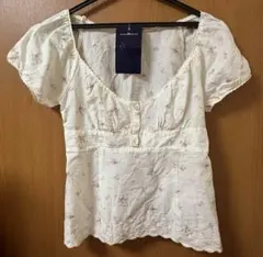 brandy melville ブラウス　シャツ　花柄　フラワー　トップス