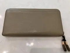 シキ　ラウンドファスナー長財布　epoi