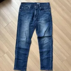 UNIQLO ダークブルー ストレートジーンズ