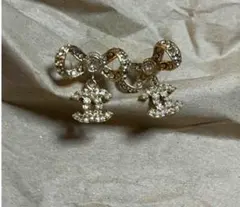 2025年最新】chane リボンピアスの人気アイテム - メルカリ