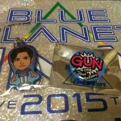 岩田剛典クリーナー & ロゴ缶バッチ